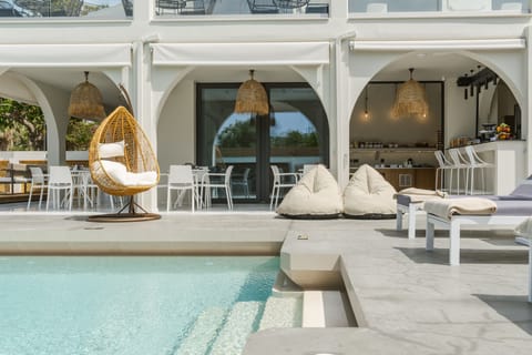 Seasonal outdoor pool, pool umbrellas, sun loungers