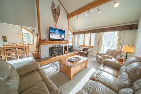 Stunning Quicksilver condo!
