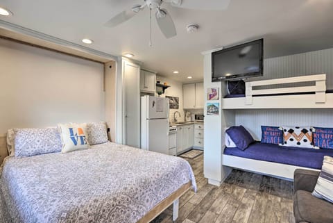 Auburn Vacation Rental | Studio | 1BA | 300 Sq Ft | Step-Free Access