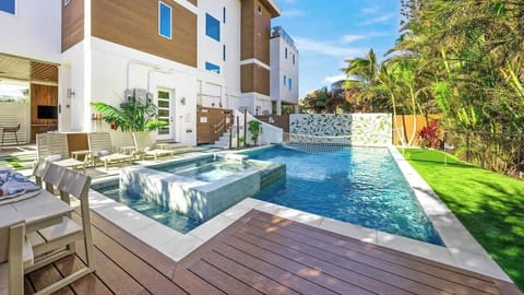 Resort Style Pool/Spa - Putt Putt Golf - Outdoor Dining