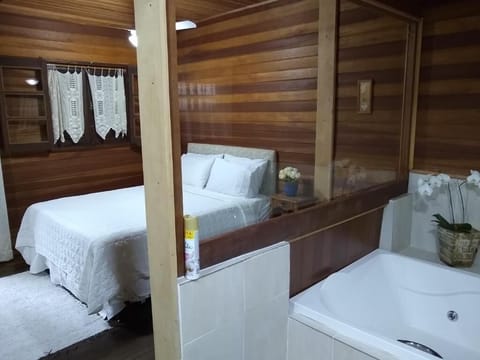 Romantic Room | Minibar, bed sheets