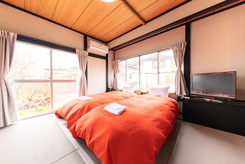 Standard House | 2 bedrooms, laptop workspace, free WiFi, bed sheets