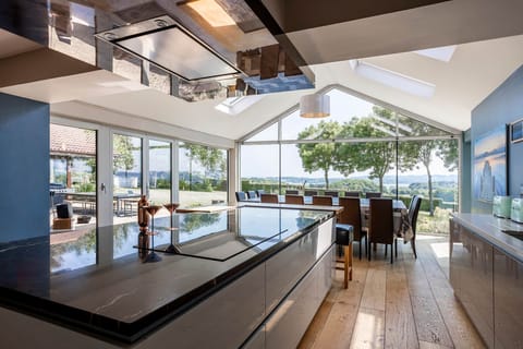Kingsley Lake View: State-of-the-art contemporary kitchen in the open plan living space with everything you need to make your catering convenient and pleasurable
