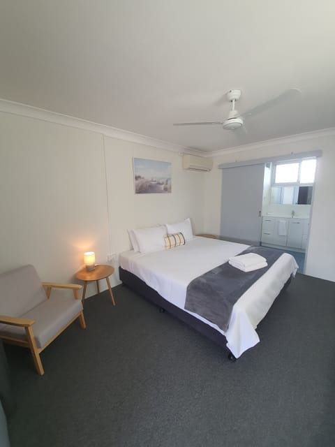 Double Room | Laptop workspace, blackout drapes, iron/ironing board (on request)