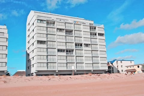 Oceana II 706  building
