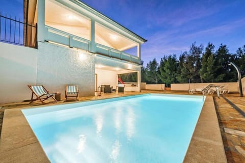 Holiday Home Swimming Pool