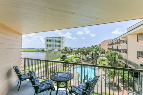 RELAX ON THE SPACIOUS BALCONY
