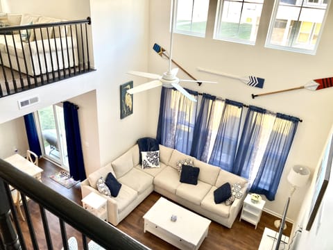 2 living spaces!