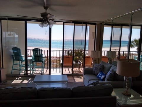 EDGEWATER 2-208 view