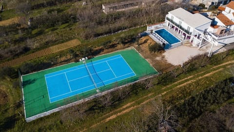 Sport court