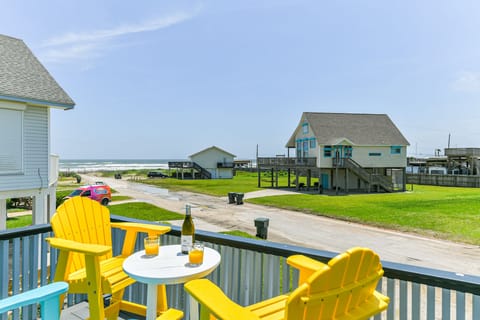 3 bedroom, beautiful beach views from the large deck.