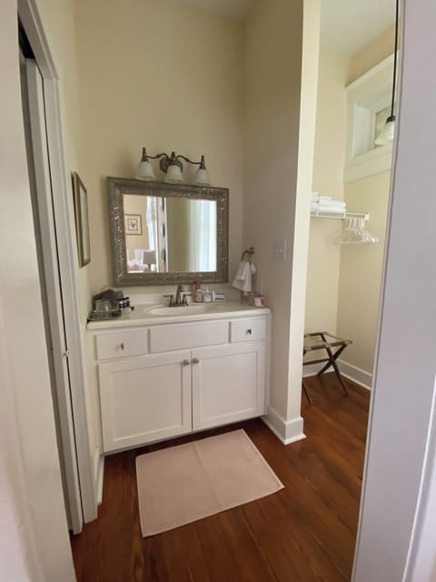 Classic Room | Bathroom | Combined shower/tub, hair dryer, towels, soap