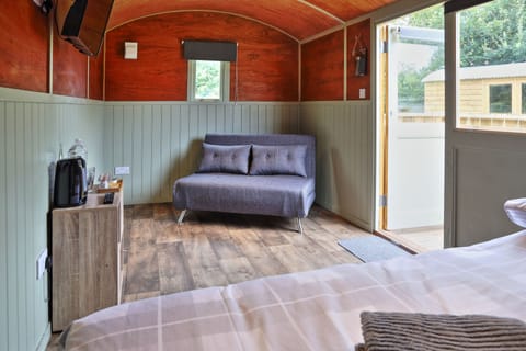 Classic Cabin | Iron/ironing board (on request), WiFi (free)