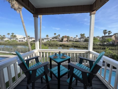 Enjoy eating on our new furniture with the beautiful and relaxing scenery!