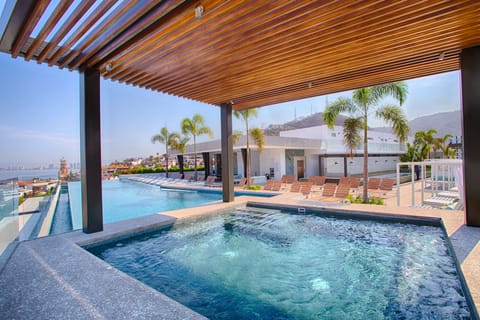 Jacuzzi with city views as well