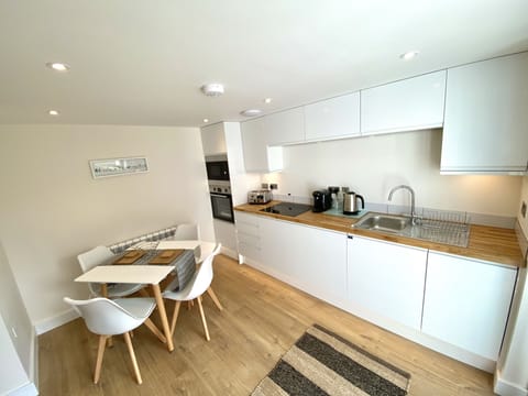 Kitchen & Dining Area