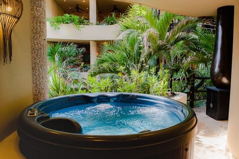 Indoor spa tub