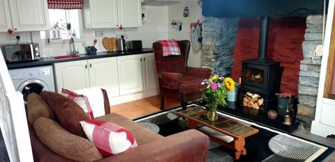 House | Private kitchen | Fridge, microwave, oven, stovetop