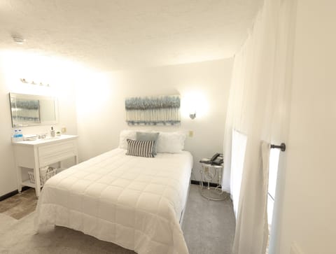 Standard Single Room | Premium bedding, individually decorated, individually furnished