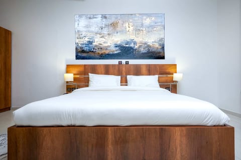 Executive Studio | Desk, laptop workspace, WiFi (free), individually decorated