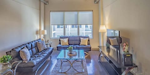 Apartment, 2 Bedrooms | Living area