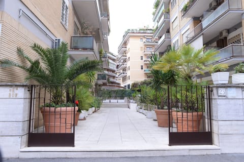 Room, 3 Bedrooms, Accessible, Smoking | Property grounds