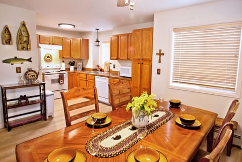 Dining room table