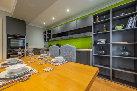 Ground floor: Kitchen with dining area