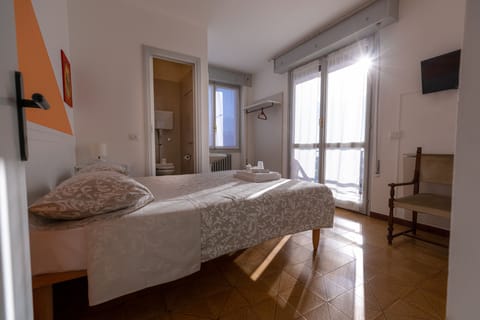 Panoramic Double or Twin Room | Desk, free WiFi, bed sheets