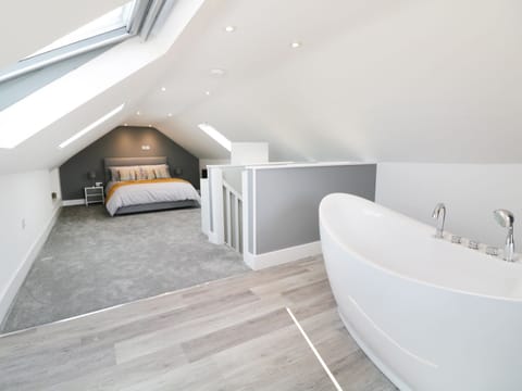 Cottage | Bathroom | Shower