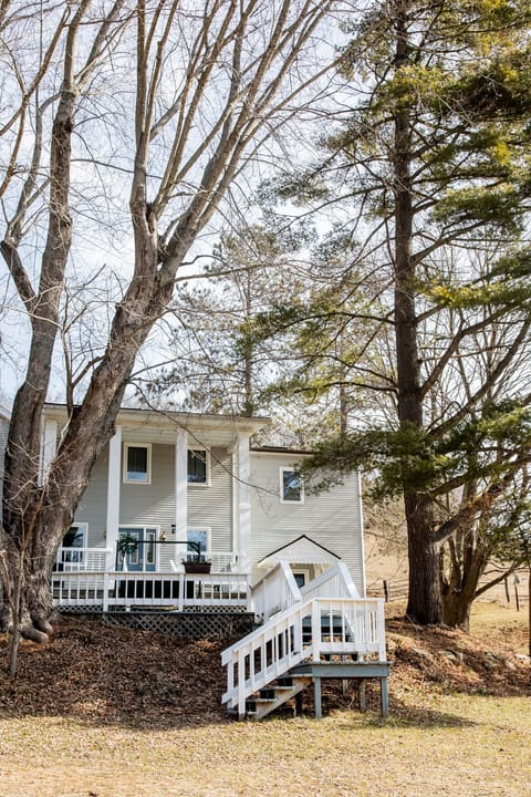 New Haven Manor Vacation Stay & Event Venue