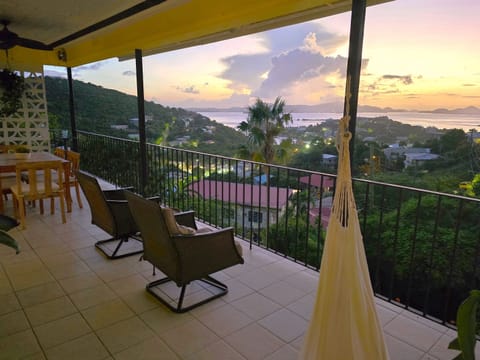 Relax on the oversized veranda with west-facing views of St Thomas and Pillsbury Sound