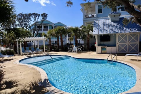 Great community pool to enjoy with the family