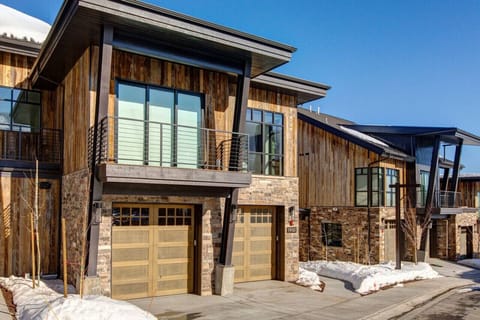 Beautiful New Stone Hollow home.