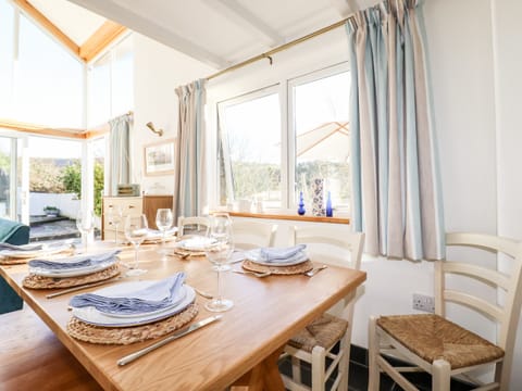 Cottage | Private kitchen | Fridge, microwave, dishwasher, electric kettle
