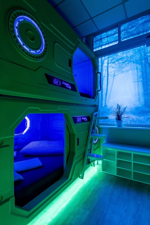 Premium bedding, laptop workspace, soundproofing, free WiFi