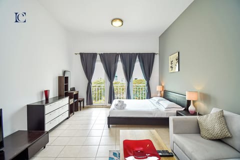 Standard Studio | In-room safe, individually decorated, individually furnished, desk