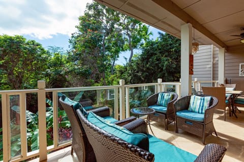 Privacy guaranteed on the lanai! No golfers yelling fore or pool noise.