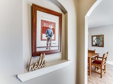 Welcome to Fort Worth Casa
Where Cowboy meets Culture!
