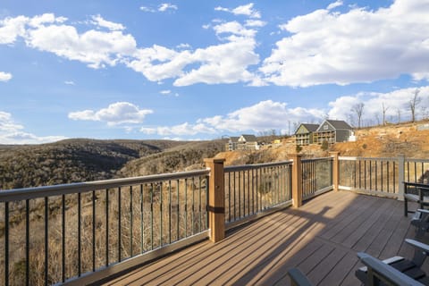 Panoramic views overlooking Table Rock Lake, the Ozark Mountains and SDC