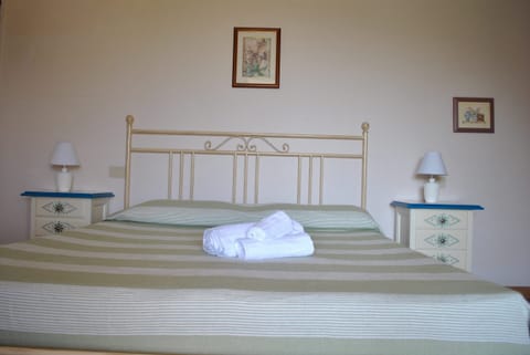 In-room safe, free WiFi, bed sheets