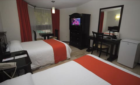 Basic Room | Premium bedding, minibar, in-room safe, desk