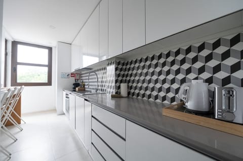 Apartment | Private kitchen | Full-size fridge, microwave, oven, stovetop