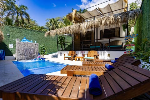 Studio Standard | Pool