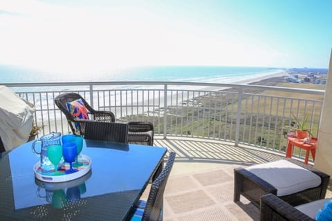 Imagine Yourself Enjoying the Gorgeous Views of the Beach and Galveston