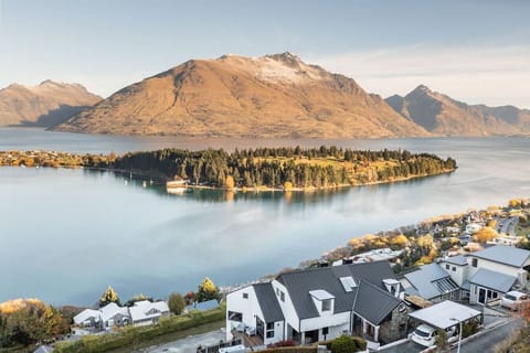 A simply spectacular location for your Queenstown holiday.