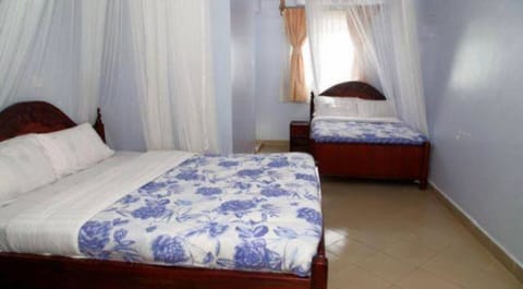 Twin Room | Free WiFi, bed sheets