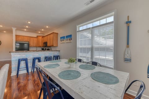 Sea Breeze B (formerly Sea Therapy)