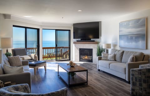 Living Room North Bluff View