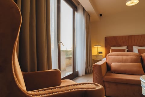 Signature Room | Premium bedding, memory foam beds, in-room safe, individually decorated